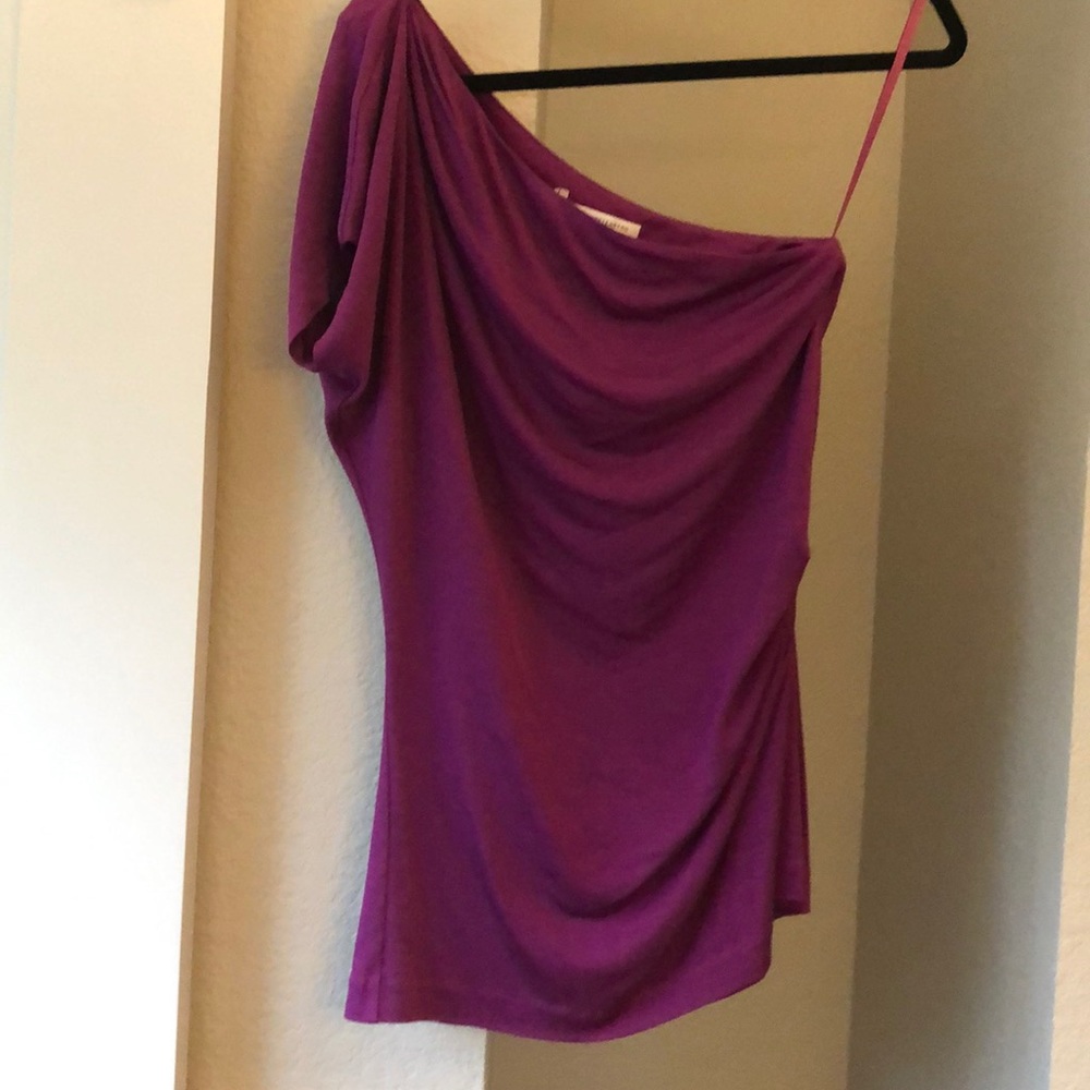 Fun one shoulder Top